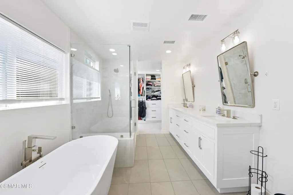 23245 Gonzales Drive, Woodland Hills, California 91367 home-pic-18